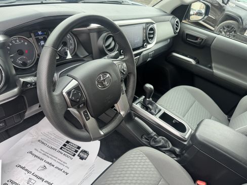 Used 2022 Toyota Tacoma SR5 image 12