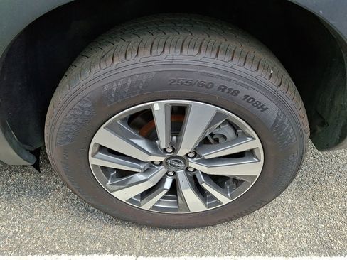 Used 2025 Nissan Pathfinder SL AWD/4WD image 6