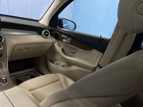 Used 2020 Mercedes-Benz GLC 300 4MATIC image 28