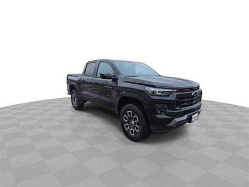 Used 2024 Chevrolet Colorado Z71 w/ Z71 Convenience Package 2 image 2