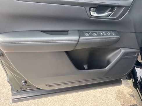 Certified 2025 Honda CR-V LX image 9