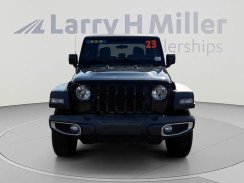 Used 2023 Jeep Gladiator Sport w/ Trailer Tow Package AWD/4WD image 8