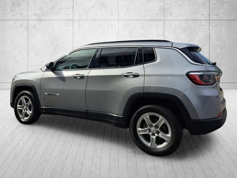 Used 2024 Jeep Compass Latitude AWD/4WD image 7