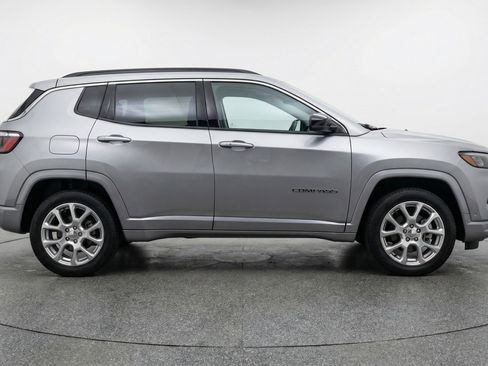 Used 2025 Jeep Compass Limited AWD/4WD image 11