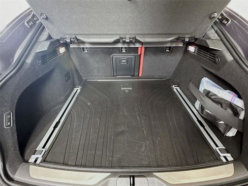 Used 2022 Maserati Levante Trofeo image 26