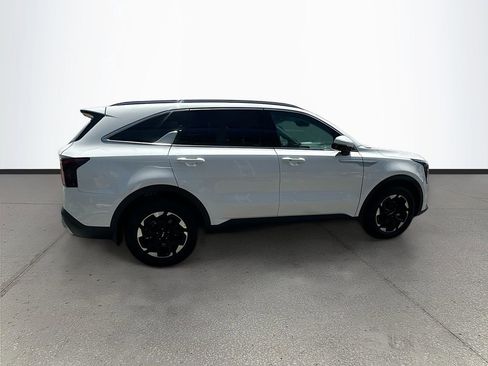 Used 2026 Kia Sorento S FWD image 8