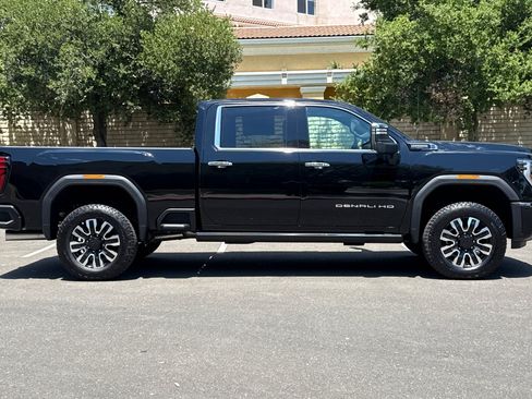 New 2026 GMC Sierra 2500 Denali Ultimate w/ Max Trailering Package AWD/4WD image 3