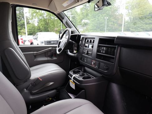 New 2026 Chevrolet Express 2500 w/ Enhanced Convenience Package RWD image 27