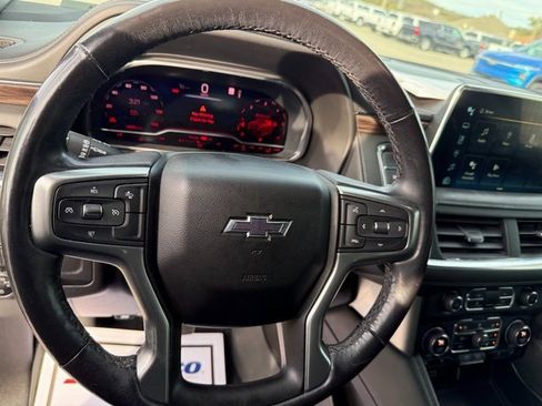 Used 2023 Chevrolet Suburban Z71 image 12