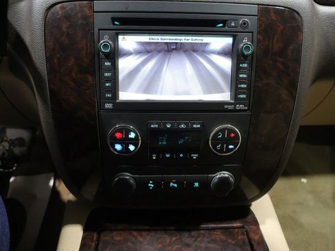 Used 2011 GMC Yukon XL Denali AWD/4WD image 26