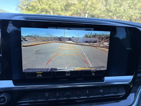 Used 2025 Chevrolet Silverado 2500 LTZ w/ LTZ Convenience Package image 27