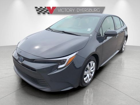 Used 2025 Toyota Corolla LE image 4