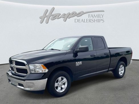 Used 2024 RAM 1500 Classic SLT AWD/4WD image 7