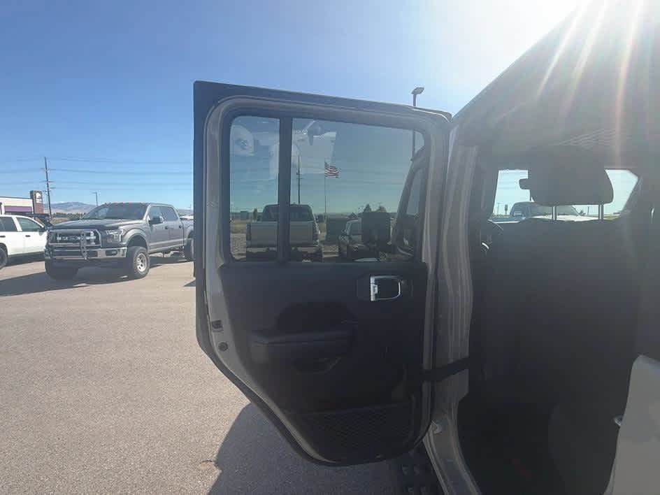 Used 2020 Jeep Gladiator Sport w/ Quick Order Package 24S AWD/4WD image 19