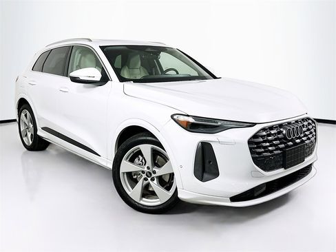 Used 2025 Audi Q5 Prestige image 1