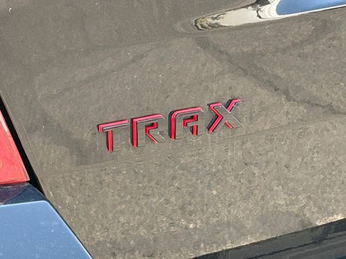 Used 2018 Chevrolet Trax LT w/ Redline Edition AWD/4WD image 7