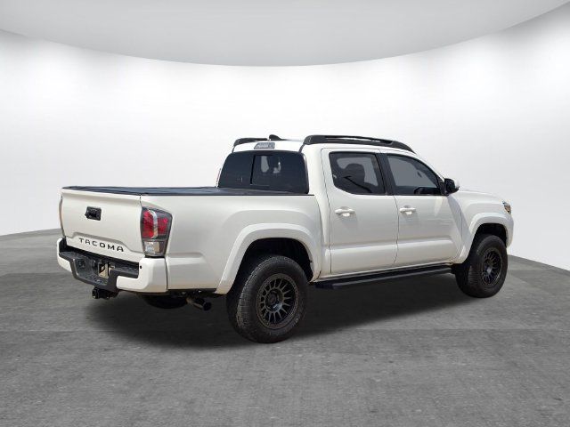 Used 2022 Toyota Tacoma TRD Sport w/ TRD Premium Sport Package AWD/4WD image 6