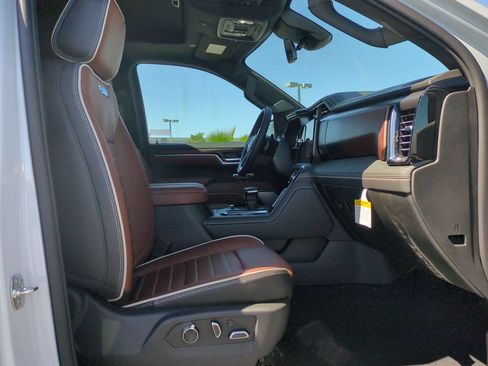 New 2026 GMC Sierra 1500 Denali Ultimate w/ LPO, Black Badging Package AWD/4WD image 33