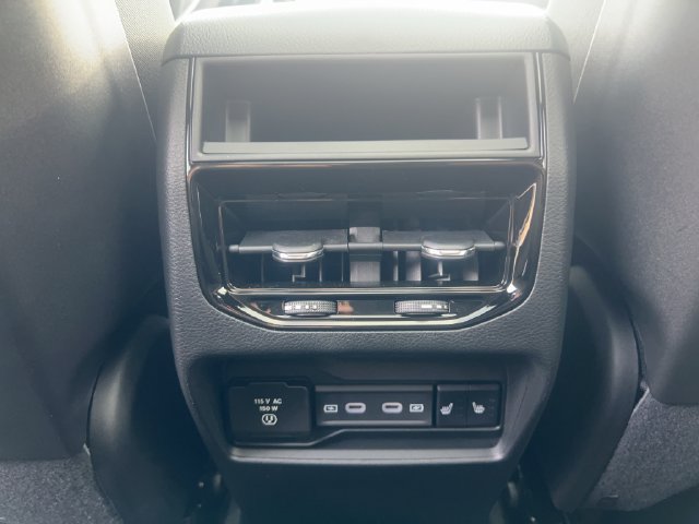 New 2026 Jeep Grand Cherokee Limited w/ Limited Altitude Package AWD/4WD image 18