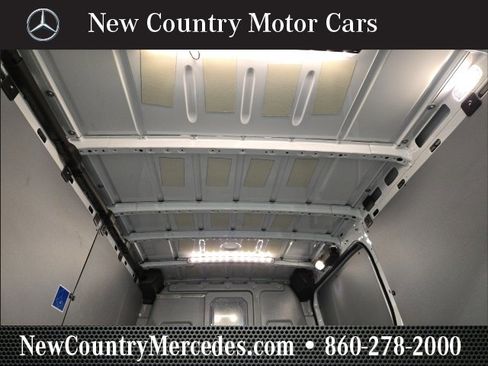 Used 2024 Mercedes-Benz Sprinter 2500 image 8