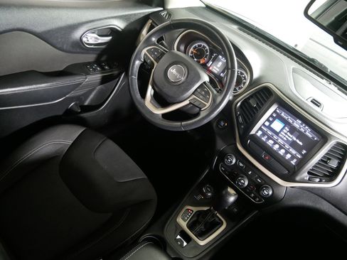 Used 2015 Jeep Cherokee Latitude w/ Comfort/Convenience Group image 9