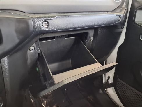 Used 2023 Jeep Gladiator Sport image 9