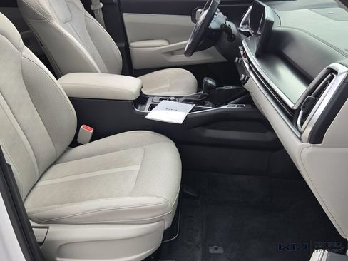 Certified 2024 Kia Sorento S w/ Panoramic Sunroof Package FWD image 18