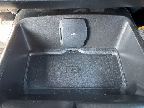 Used 2023 Ford Bronco Badlands image 44