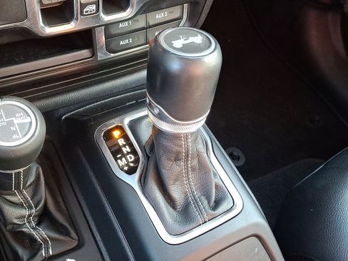 Used 2021 Jeep Wrangler Unlimited Sahara w/ Cold Weather Group image 14