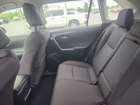 Used 2020 Toyota RAV4 XLE AWD/4WD image 8