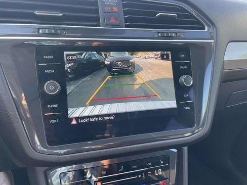 Used 2022 Volkswagen Tiguan SE FWD image 25