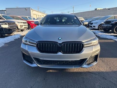 Used 2023 BMW 530e xDrive w/ Premium Package AWD/4WD image 2