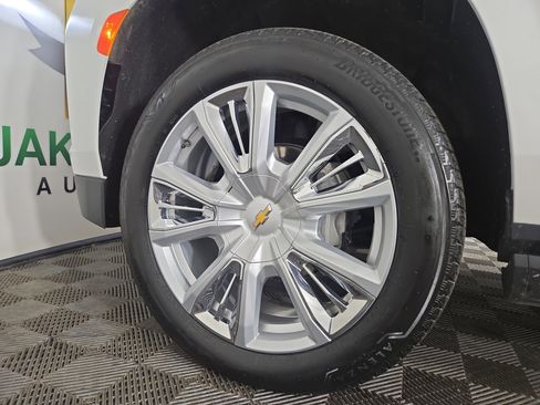 Certified 2023 Chevrolet Suburban High Country image 36