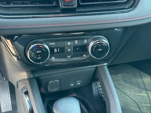 Used 2024 Chevrolet TrailBlazer RS w/ Convenience Package AWD/4WD image 27
