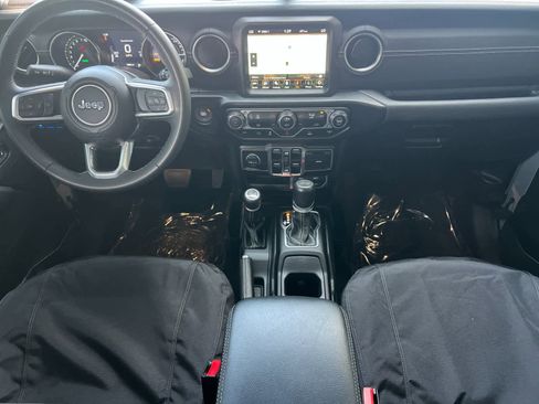 Used 2023 Jeep Wrangler Sahara image 4