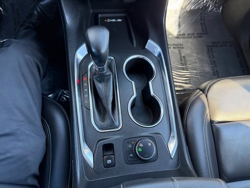 Used 2023 Chevrolet Traverse LT image 33