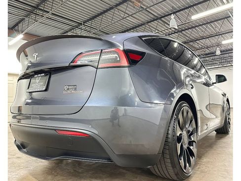 Used 2022 Tesla Model Y Performance AWD/4WD image 13