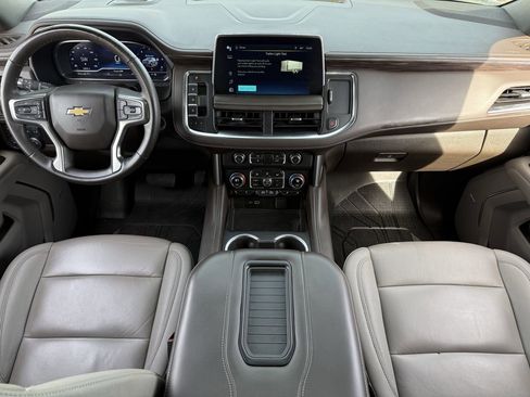 Certified 2024 Chevrolet Suburban LT w/ Luxury Package image 8