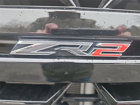 Used 2025 Chevrolet Silverado 2500 ZR2 w/ Technology Package image 33