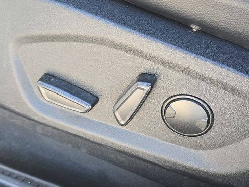 Used 2024 Ford Edge SEL w/ Convenience Package image 12