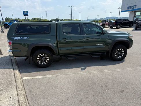 Used 2021 Toyota Tacoma TRD Off-Road AWD/4WD image 2