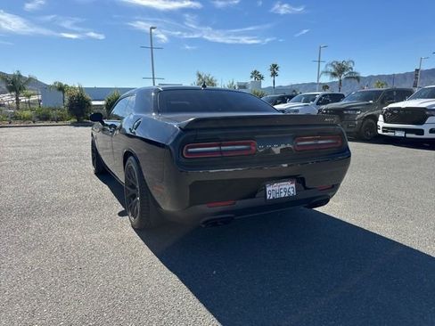 Used 2016 Dodge Challenger SRT Hellcat image 7