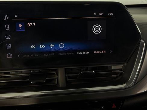 Used 2024 Chevrolet Trax ACTIV w/ Sunroof Package image 17