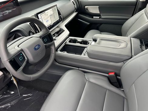 New 2026 Ford Expedition Active RWD image 7