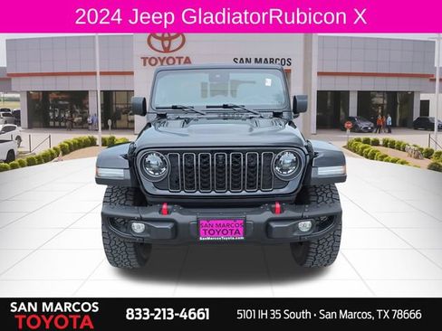 Used 2024 Jeep Gladiator Rubicon AWD/4WD image 2