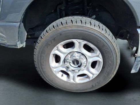 Used 2025 Ford F250 XLT AWD/4WD image 15