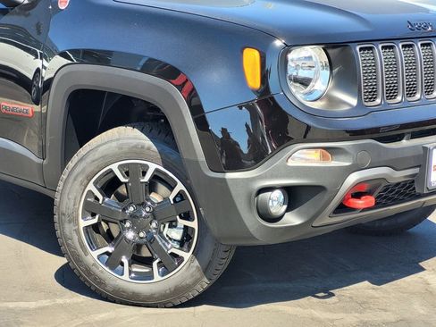 New 2023 Jeep Renegade Trailhawk image 3