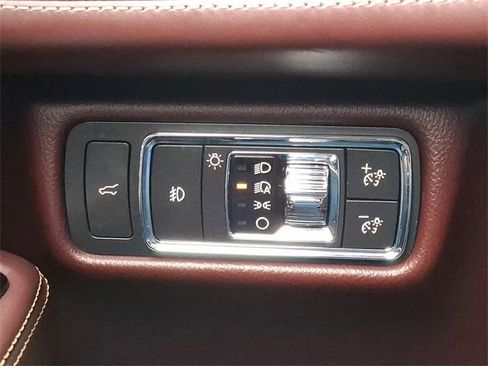 Used 2022 Lincoln Aviator Black Label w/ Class IV Trailer Tow Package image 25