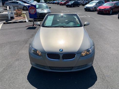Used 2009 BMW 335i Convertible image 11