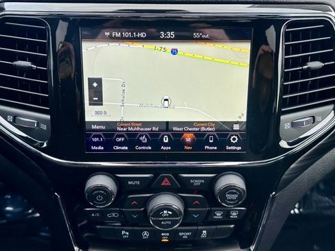 Used 2021 Jeep Grand Cherokee Laredo X image 15